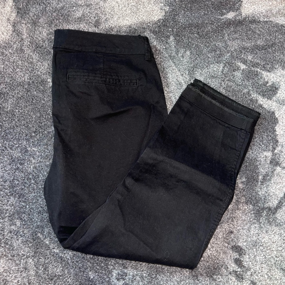 Black capris